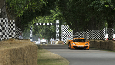 McLaren MP4-12C orange Goodwood face avant