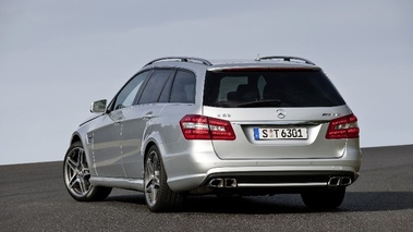 E63 AMG Estate - grise - 3/4 arrière gauche