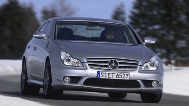 Mercedes CLS 500 Grise Dynamique 3/4 av