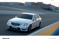 Mercedes E 63 AMG Sedan Grise 3-4 av Dyn