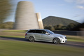 Mercedes E63 AMG Estate gris 3/4 avant droit travelling