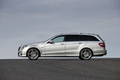 Mercedes E63 AMG Estate gris profil