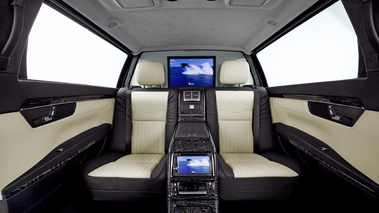 Mercedes S600 Pullmann noir intérieur 2