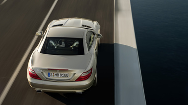 Mercedes SLK 2011 - beige - 3/4 arrière droit, plongé