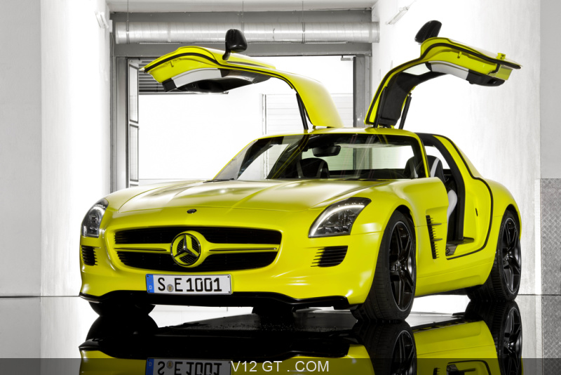 Mercedes Benz SLS Avec Portes Ouvrantes – Spark 1/43 Neuve