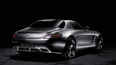 Mercedes SLS AMG gris 3/4 arrière droit 