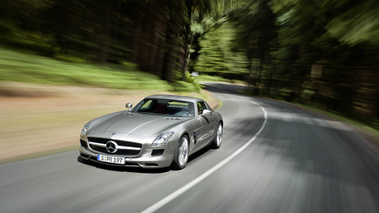 Mercedes SLS AMG gris 3/4 avant gauche travelling 2