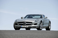 Mercedes SLS AMG gris 3/4 avant gauche