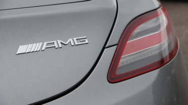 Mercedes SLS AMG gris feu arrière droit