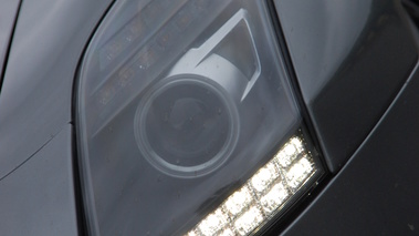 Mercedes SLS AMG gris phare avant gauche debout