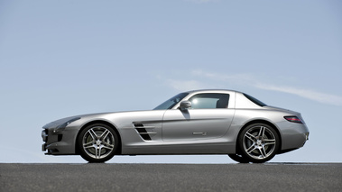 Mercedes SLS AMG gris profil