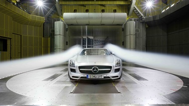 Mercedes SLS AMG gris soufflerie face avant