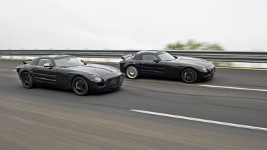 Mercedes SLS - proto camouflé - dynamique