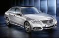 MercedesSport E sedan - gris clair - 3/4 avant droit