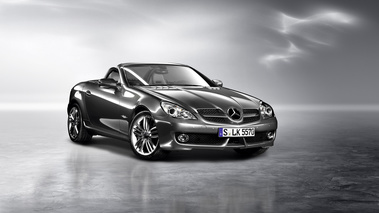 SLK Grand Edition - grise - 3/4 avant droit