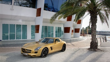 SLS AMG Gold - 3/4 avant gauche