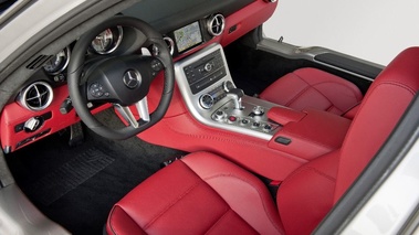SLS AMG - grise - intérieur rouge