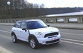 Mini Cooper S Countryman blanc 3/4 avant droit filé penché