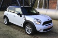 Mini Cooper S Countryman blanc 3/4 avant droit