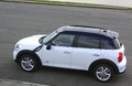 Mini Cooper S Countryman blanc filé penché vue de haut