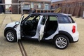 Mini Cooper S Countryman blanc profil portes ouvertes