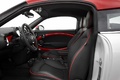 Mini Coupé JCW gris/rouge intérieur 3