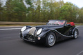 Morgan Aero 8 noir autoroute 3/4 avant gauche travelling 2