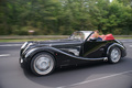 Morgan Aero 8 noir autoroute 3/4 avant gauche travelling 3