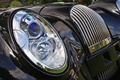 Morgan Aero 8 noir jardin feux avant droit