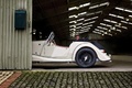 Morgan Roadster Sports Crème Hangar