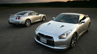 Nissan GT-R Grise AV&AR