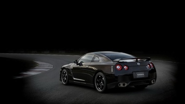 Nissan GT-R Spec V - noire - 3/4 arrière gauche