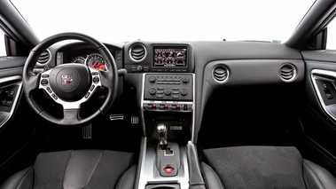Nissan GTR anthracite intérieur