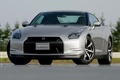 Nissan GTR gris 3/4 avant gauche