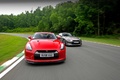 Nissan GTR rouge face avant & anthracite 3/4 avant droit travelling 2