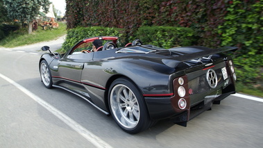 Pagani Zonda F Roadster noir 3-4 Ar Dynamique