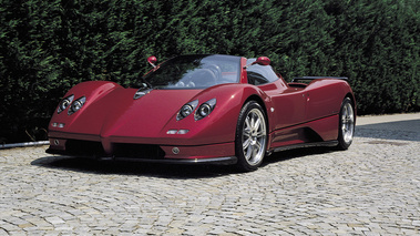 Pagani Zonda Roadster bordeaux 3/4 avant gauche