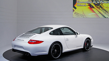 Mondial de l'Automobile Paris 2010 - Porsche 997 Carrera GTS blanc 3/4 arrière droit