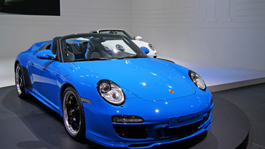 Mondial de l'Automobile Paris 2010 - Porsche 997 Speedster bleu 3/4 avant droit