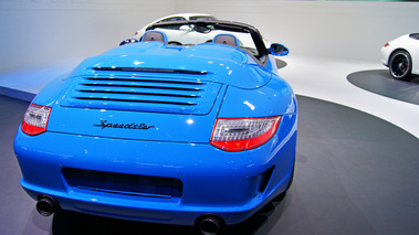 Mondial de l'Automobile Paris 2010 - Porsche 997 Speedster bleu face arrière