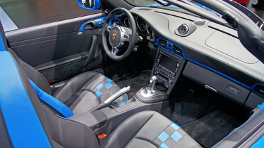 Mondial de l'Automobile Paris 2010 - Porsche 997 Speedster bleu intérieur