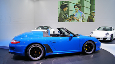 Mondial de l'Automobile Paris 2010 - Porsche 997 Speedster bleu profil 2