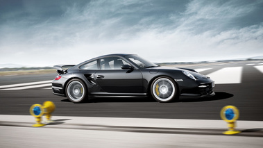 Porsche 911 GT2 3-4 noir profil Dyn