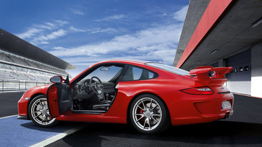 Porsche 911 GT3 Rouge Profil