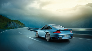 Porsche 911 Turbo S - bleue - 3/4 arrière gauche