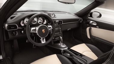 Porsche 911 Turbo S cabrio - habitacle crème