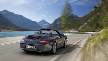 Porsche 997 Black Edition Cabriolet 3/4 arrière droit travelling