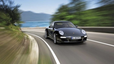 Porsche 997 Black Edition Coupe 3/4 avant droit travelling