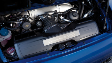 Porsche 997 Carrera 4 GTS - bleue - moteur