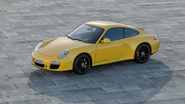 Porsche 997 Carrera 4 GTS - Coupé jaune - 3/4 avant gauche